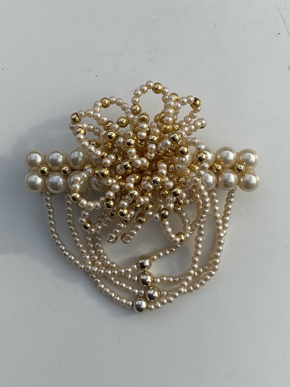 “New”. Vintage Faux Pearl Hair Clip